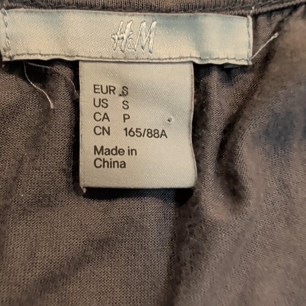 H&M‎ Women's Blouse Cotton Blend Gray Size S With Flowers On Neckline - Picture 5 of 5